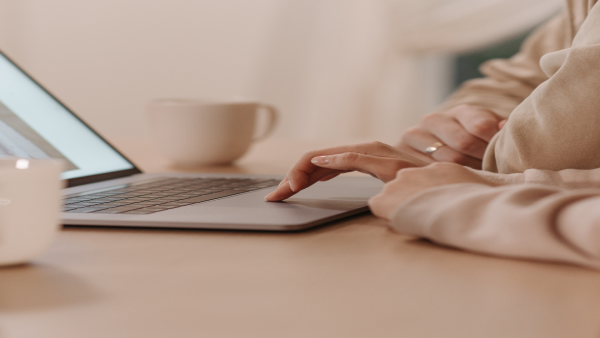 費用負担ゼロも可能！働きながら介護資格を取得する裏ワザ